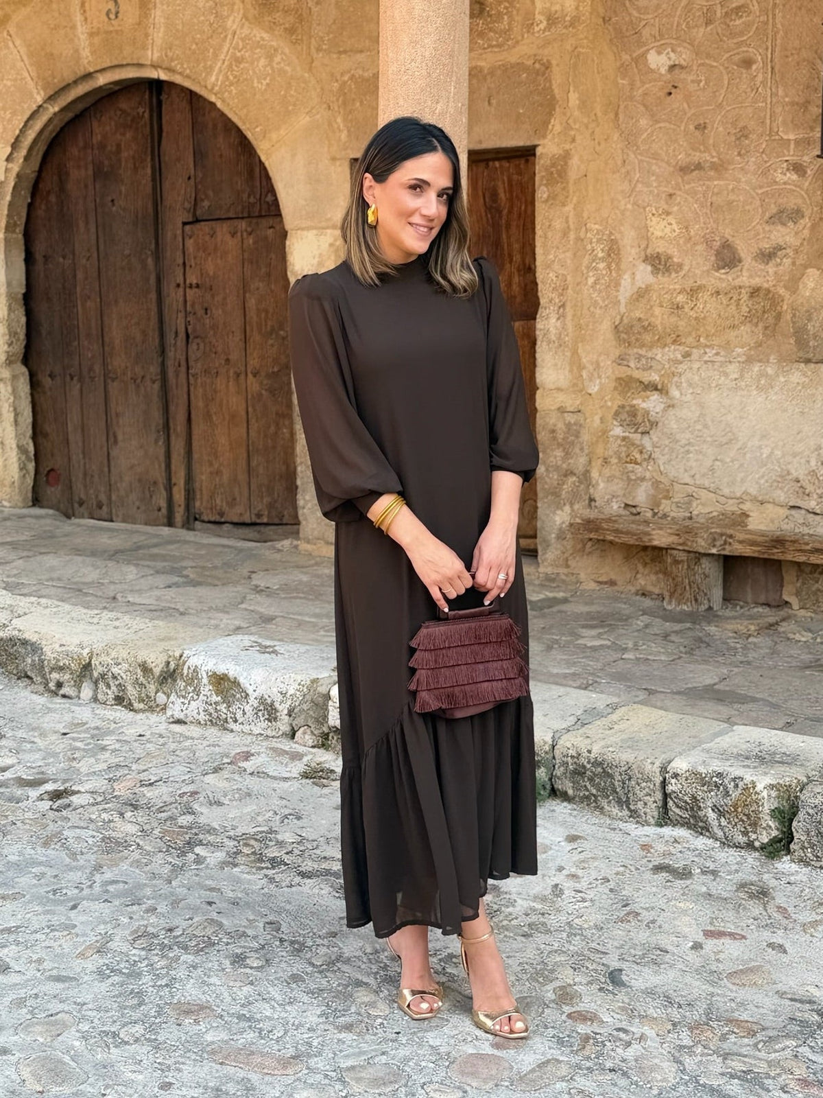 Regina | Vestido Liso con Volante Asimétrico