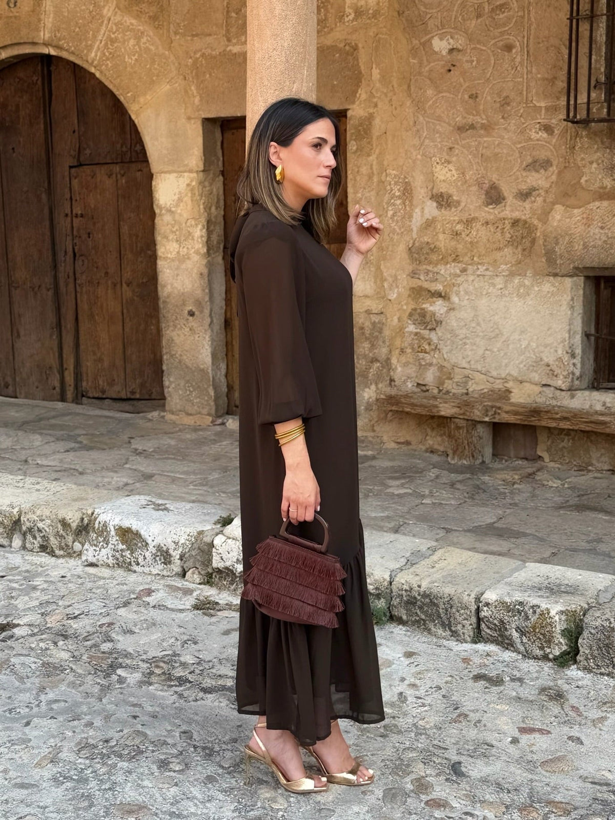 Regina | Vestido Liso con Volante Asimétrico