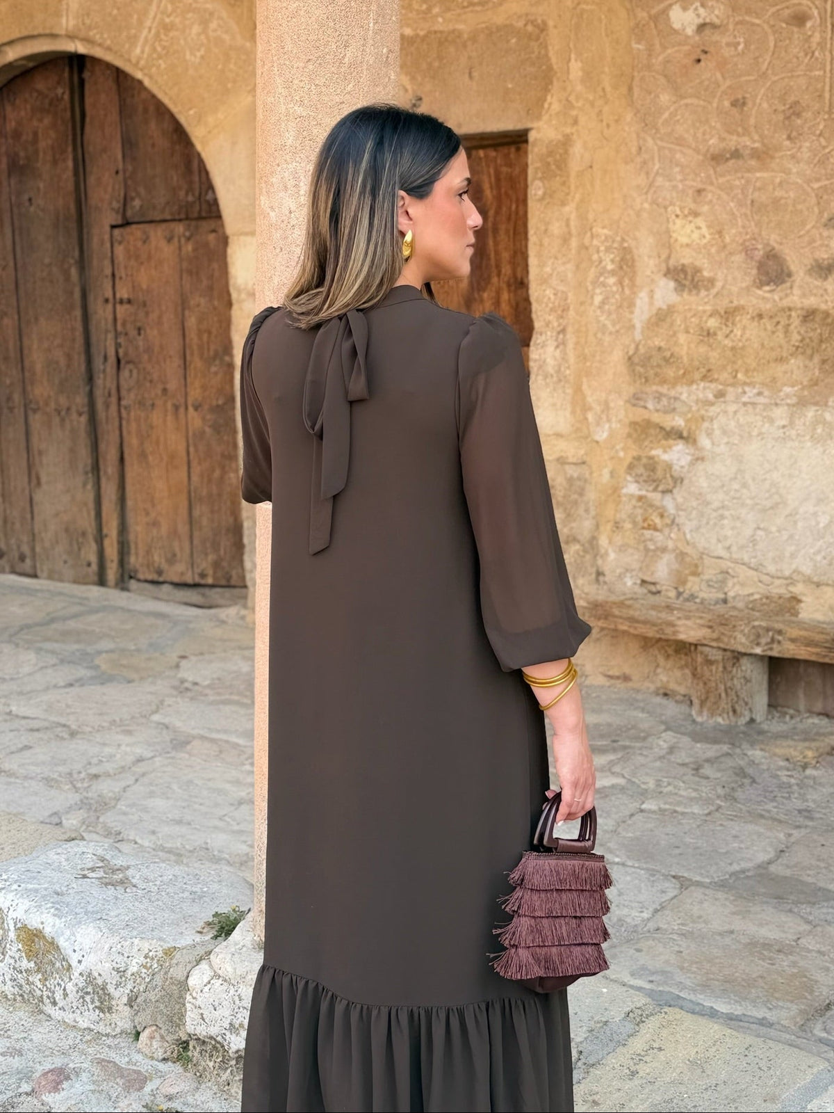 Regina | Vestido Liso con Volante Asimétrico